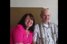 Internet rallies to help dying father see final Hobbit movie