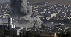 Kurds fight back as Islamic State attempts to take centre of battleground city