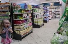 Fake talking lettuce in Irish supermarket frightens the sh*te out of little girl