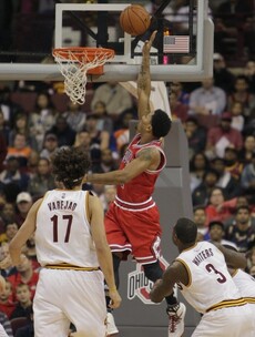 Derrick Rose made the entire Cavs defense look silly