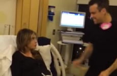 Robbie Williams live-tweeted his wife's 14-hour labour in a very different way