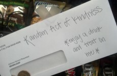 10 lovely acts of kindness to remind you that people can be great