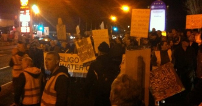 Hundreds of water protesters target Taoiseach in Sligo
