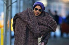 The internet is going wild for Lenny Kravitz's ridiculously huge scarf