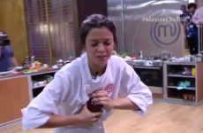Girl can't get the lid off a jar on MasterChef, runs to her dad in the audience for help