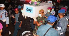 21 more bodies found in AirAsia search