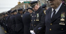 Cops protest against NY mayor at slain police officer's funeral