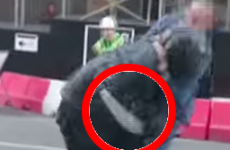 WATCH: Machete pulled on bystander as he tries to stop jewellery thief