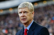 Wenger defends Arsenal players taking selfies
