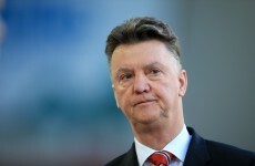 Van Hooijdonk: 'Even the biggest clowns are laughing at Louis Van Gaal'