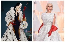 Lady Gaga's washing-up gloves became the meme of Oscars 2015