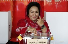 Think our politicians are bad? This first lady is giving out over price of hairdressers' house calls
