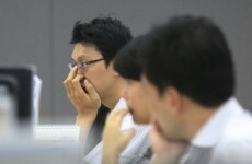 Global stock markets plummet overnight