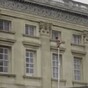That viral video of a naked man climbing out of Buckingham Palace is totally fake