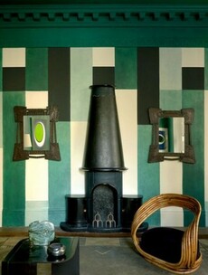 Can wall decoration be an art form in itself?
