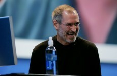 Apple (briefly) becomes the world's most valuable company