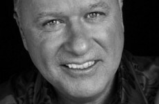Irish radio stations will play a song in tribute to Tony Fenton this afternoon