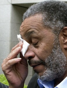 After 30 years on death row, Alabama man Anthony Ray Hinton walks free
