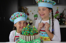 An 8-year-old girl makes €118,000 a month making baking videos for YouTube