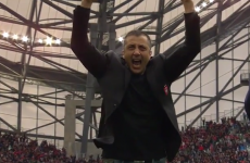If people ever tell you Toulon only care about money, show them this clip