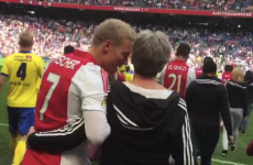 Ajax's players had their mammies accompany them to the field for Mother's Day