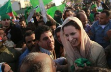 Gaddafi's family flees to Algeria