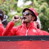 Jack Wilshere leads fans in anti-Spurs chant at Arsenal victory parade