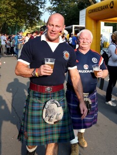 LOI club welcomes Scottish fans to Dublin with 'Free Kilt Friday'