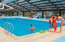 Around 40 injured after chemical spill at swimming pool