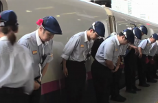 These workers can clean an entire bullet train in seven minutes