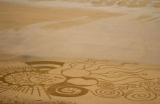 A man took things to the next level with this intricate beach proposal