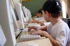 EU 'falling short' in warning kids about dangers of social networking