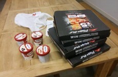 This guy got free pizza until 2016 by expertly playing off O2 and Three on Twitter