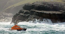 Search for missing fisherman swept off Kerry rocks to resume today