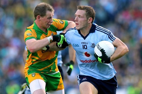 Paul Flynn (R) with Donegal's Anthony Thompson