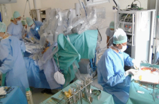 Sisters in transplant first have kidney removed and transplanted through their vaginas