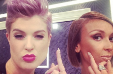 Giuliana Rancic just got her arse handed to her by Kelly Osbourne... it's the Dredge