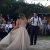 The internet is obsessed with this couple's ridiculous wedding dance
