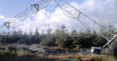 80-metre wind mast knocked over