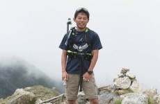 This man has lost nine fingers to frostbite ... and he's trying to climb Mount Everest