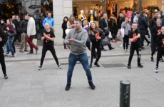 A Dublin man proposed to his girlfriend with a big flash mob on Grafton Street
