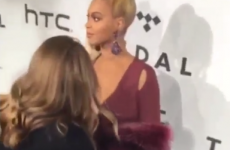 Beyoncé SHUT DOWN an assistant who tried to help her on the red carpet... it's the Dredge