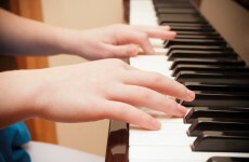Girl (9) awarded €40k after finger severed between Dublin pharmacy doors