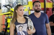 Oscar De La Hoya says he's spoken to Ronda Rousey about a move to boxing