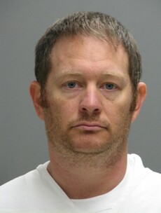 US Secret Service officer accused of sexting girl he thought was 14, while on duty in the White House