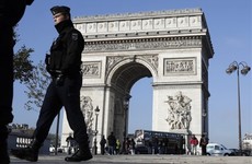 "Explosive belt" found in a dustbin in Paris