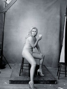 Amy Schumer looks phenomenal in the nip for next year's Pirelli calendar