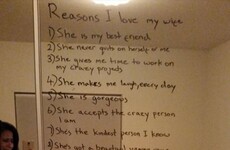 A husband wanted to cheer his wife up, so he left a touching note on their bedroom mirror