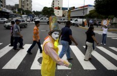 Shhh! Mimes tackle traffic chaos in Venezuela (Gallery)