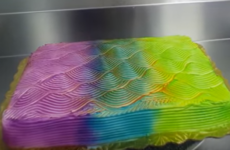This magical colour-changing cake has enchanted the internet